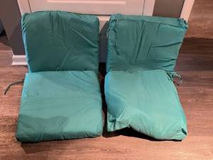 lot 170 image: Teal Patio Furniture Chair Cushions