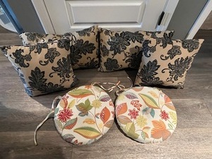 lot 171 image: Patio Furniture Cushion Lot