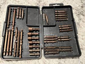 lot 182 image: Craftsman Screwdriver Bit Set