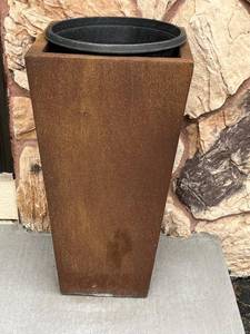 lot 187 image: 24 Decorative Front Porch Planter Box