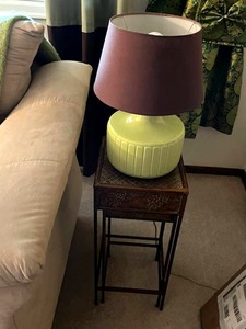 lot 208 image: Exquisite End Table and Lamp