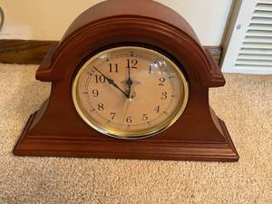 lot 221 image: 12 Brownstone Mantle Tabletop Clock