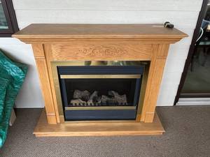 lot 228 image: 43 Electric Fireplace with Remote in Good Condition