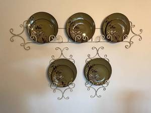 lot 240 image: American Atelier Mirabel Green Dinner Plates and Decorative Display Rack