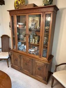 lot 242 image: Dining Room Display BuffetHutch 77.5 x 57 x 18