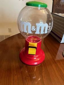 lot 251 image: Vintage M&Ms Candy Dispenser