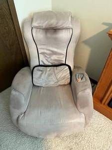 lot 282 image: iJoy Massage Chair in Good Working Condition