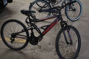 lot 797 image: Hyper 22 Mens Mountain Bike 18 Black Frame
