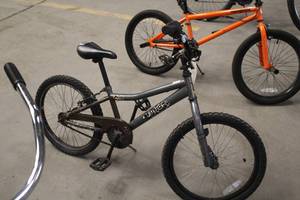 lot 806 image: Raleigh 16 Boys Single-speed Bmx Bike 12 Grey Frame