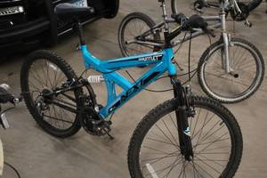 lot 811 image: Next Gaunlet 20 Mens Mountain Bike 18 Turquoise Frame