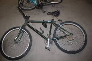 lot 843 image: Kalin Mens Trail Bike Green Frame