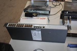 lot 512 image: HP 24-port 100-Base X Switch V190-24G