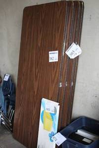 lot 582 image: 72 Wood TopMetal Folding Table