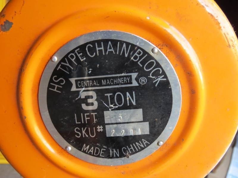 lot 67 image: Central Machinery HS Type Chain Block - 3 Ton