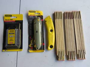 lot 26 image: Assorted Lot of Utility KnivesBlades and Folding Rulers