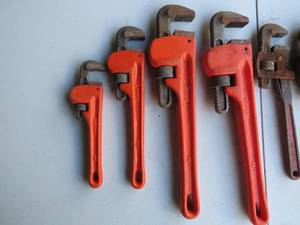 lot 30 image: Assorted Lot of Pipe Wrenches 8, 10, 14 and 18