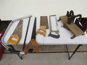 lot 39 image: Mixed Lot of Hand Saws
