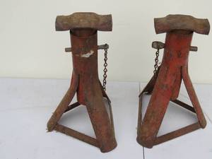 lot 48 image: 2 Piece Lot Adjustable Jack Stands