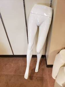 lot 8 image: Mannequin Legs   Trouser Form