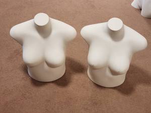 lot 20 image: Lot of 2 Bust Forms
