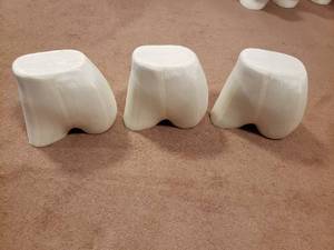 lot 23 image: Lot of 3 Hip Forms