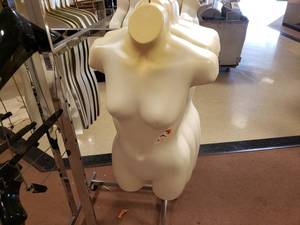 lot 35 image: Lot of 5 Hanging Forms 26 Tall