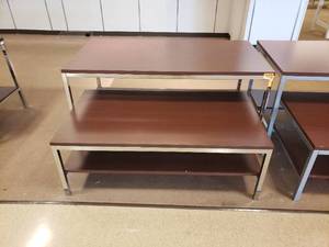 lot 66 image: 2 Piece Nesting Tables