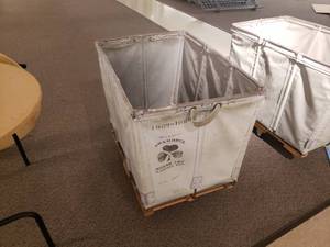 lot 98 image: Laundry  Clothing Cart