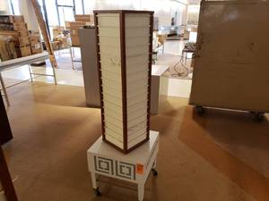 lot 126 image: Rotating Jewelry Tower