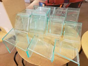 lot 145 image: Lot of 12 Acrylic Shoe Stands - Some 9 12  tall, Some 6 Tall