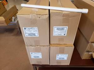 lot 172 image: 4 Cases (160 Bulbs) F4025BX835ISWM Bulbs