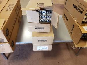 lot 176 image: 2 Partial Boxes of F30T12CWRS