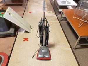 lot 204 image: Sanitaire by Electrolux Commercial Vacuum