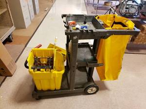lot 210 image: Rubbermaid Janitorial Cart