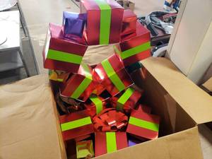 lot 235 image: Lot of 2 Large Christmas Present Wreath Decoration