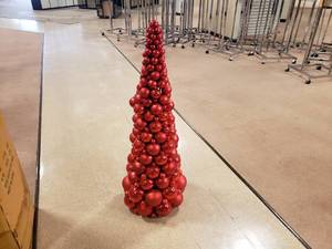 lot 240 image: 50 Red Christmas Bulb Christmas Tree