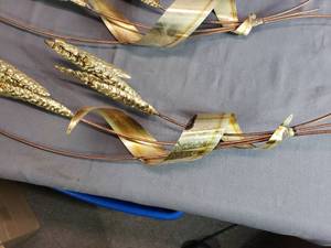 lot 11 image: Brass  Copper Wheat Stalks Wall Decor