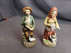 lot 18 image: Homco 1417 Old Woman and Old Man