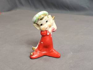 lot 21 image: Vintage Porcelain PIXIE ELF Golfer Shaker Japan