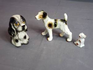 lot 25 image: 3 Dog Figurines
