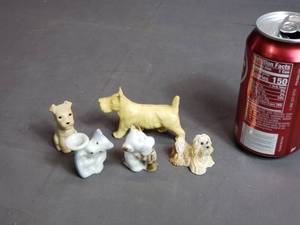 lot 33 image: Lot of 5 Dog Figurines