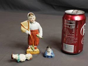 lot 35 image: Chinese Made Figurines