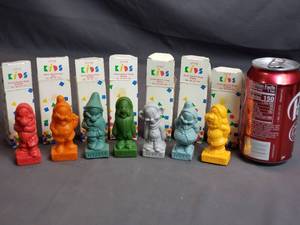 lot 38 image: Avon Kids Seven Drawfs Soap Collection