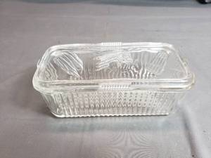 lot 59 image: Glass Refrigerator Vegetable Storage Container