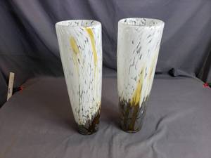 lot 76 image: Tall Decorative Glass Vases