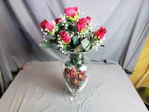 lot 79 image: Princess House Etched Vase with Faux Roses
