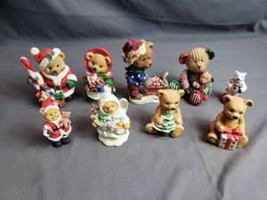 lot 115 image: Small Bear Figuruines