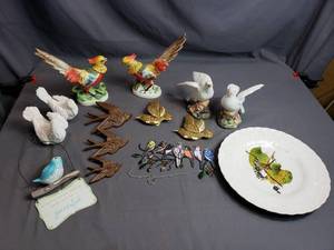 lot 117 image: Various Bird Related Figurines and Decor
