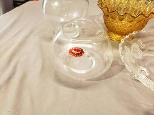 lot 119 image: Miscellaneous Glass Pieces