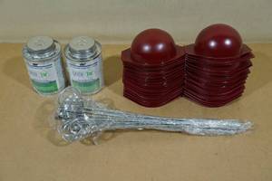 lot 151 image: Disposable Apple FlyMaggot Trap Kit -24 Apples, 24 Wire Holders, 2 Cans of Adhesive